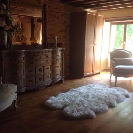 Prázdninový dům Rustic French Farmhouse, La Feranchie, Cheronnac York
