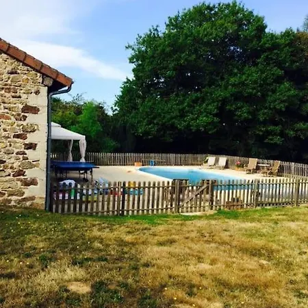 Rustic French Farmhouse, La Feranchie, Cheronnac Prázdninový dům